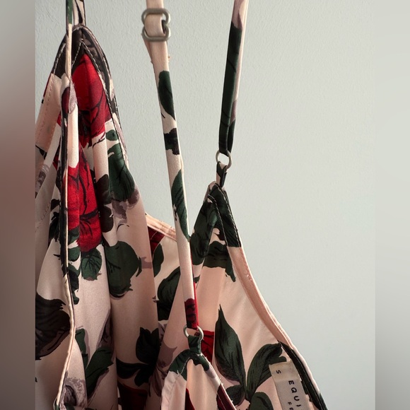 Equipment Layla Floral Silk Camisole Top Size Small Rose Floral Print Blouse - Picture 11 of 12